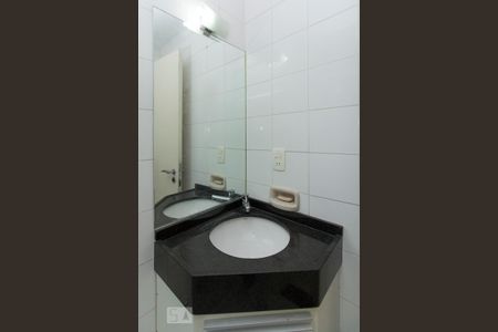 Apartamento para alugar com 49m², 2 quartos e sem vagaDetalhe banheiro