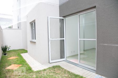Apartamento para alugar com 64m², 2 quartos e sem vagaQuintal