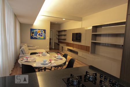 Sala de kitnet/studio para alugar com 1 quarto, 70m² em Lourdes, Belo Horizonte