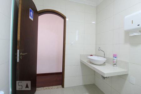 Casa à venda com 300m², 3 quartos e 4 vagasBanheiro suíte 1