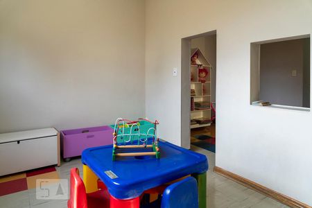 Apartamento à venda com 261m², 4 quartos e 3 vagasÁrea Comum - Playground
