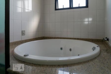 Apartamento à venda com 261m², 4 quartos e 3 vagasBanheiro suite 1