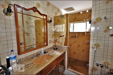 Apartamento à venda com 277m², 3 quartos e 2 vagasBanheiro da Suíte 2