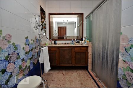 Apartamento à venda com 277m², 3 quartos e 2 vagasBanheiro da Suíte 1