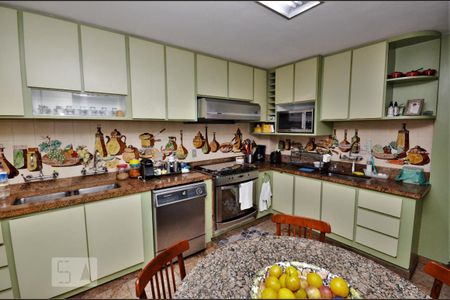 Apartamento à venda com 277m², 3 quartos e 2 vagasCozinha - Armários