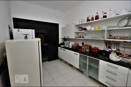 Casa para alugar com 450m², 4 quartos e 1 vagaCozinha
