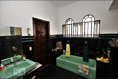 Casa para alugar com 450m², 4 quartos e 1 vagaBanheiro da Suíte 2