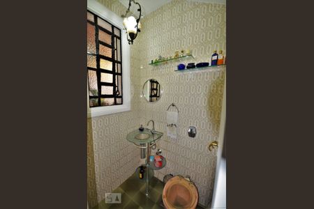 Casa para alugar com 450m², 4 quartos e 1 vagaLavabo