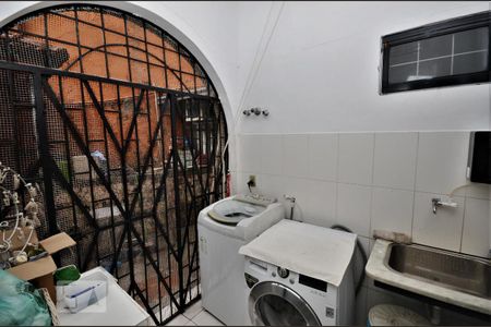 Casa para alugar com 450m², 4 quartos e 1 vagaÁrea de Serviço