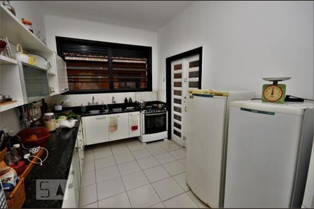 Casa para alugar com 450m², 4 quartos e 1 vagaCozinha
