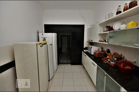 Casa para alugar com 450m², 4 quartos e 1 vagaCozinha