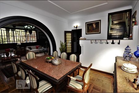 Casa para alugar com 450m², 4 quartos e 1 vagaSala de Jantar 1