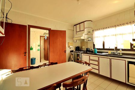 Apartamento para alugar com 137m², 3 quartos e 2 vagasCozinha