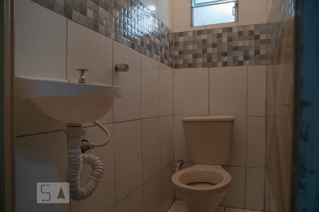 Banheiro de kitnet/studio para alugar com 1 quarto, 20m² em Vila Bela Vista, Santo André