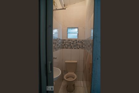 Banheiro de kitnet/studio para alugar com 1 quarto, 20m² em Vila Bela Vista, Santo André