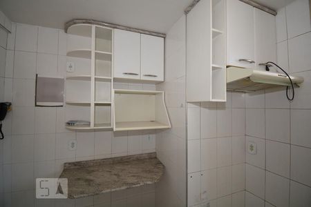Apartamento à venda com 73m², 2 quartos e 1 vagaCozinha e Área de Serviço - Armários