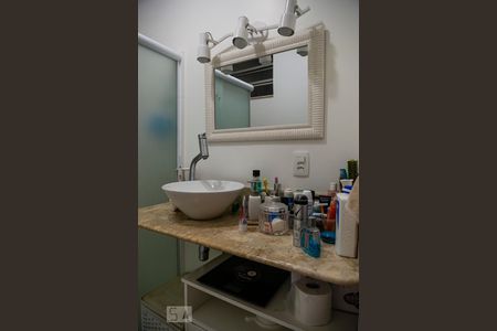 Apartamento à venda com 220m², 4 quartos e 1 vagaBanheiro da Suíte