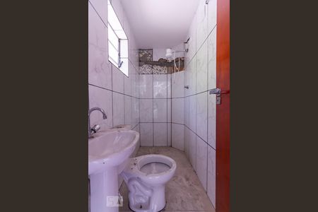 Banheiro de casa à venda com 1 quarto, 240m² em Bussocaba, Osasco