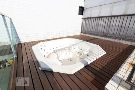 Apartamento à venda com 160m², 3 quartos e 3 vagasCobertura Banheira 