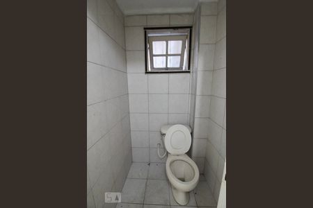 Banheiro de kitnet/studio para alugar com 1 quarto, 39m² em Santana, São Paulo