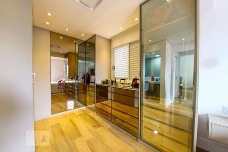 Apartamento à venda com 72m², 3 quartos e 2 vagas Apartamento à venda com 72m², 3 quartos e 2 vagasBanheiro da Suite