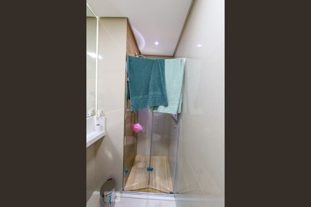 Apartamento à venda com 72m², 3 quartos e 2 vagas Apartamento à venda com 72m², 3 quartos e 2 vagasBanheiro da Suite