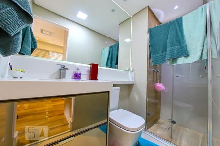 Apartamento à venda com 72m², 3 quartos e 2 vagas Apartamento à venda com 72m², 3 quartos e 2 vagasBanheiro da Suite