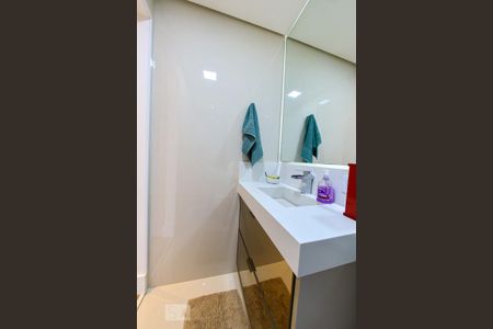Apartamento à venda com 72m², 3 quartos e 2 vagas Apartamento à venda com 72m², 3 quartos e 2 vagasBanheiro da Suite