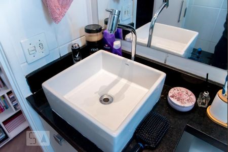 Apartamento para alugar com 49m², 2 quartos e 1 vagaBanheiro - Torneira