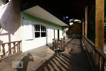 Casa de condomínio à venda com 760m², 4 quartos e 8 vagasvaranda