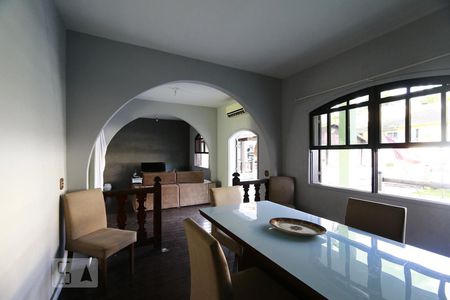 sala de casa de condomínio à venda com 4 quartos, 760m² em Taquara, Rio de Janeiro