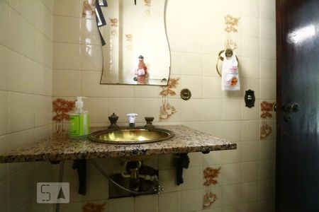 Banheiro de casa de condomínio à venda com 4 quartos, 760m² em Taquara, Rio de Janeiro