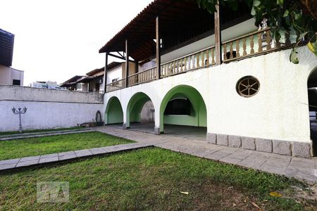 Casa de condomínio à venda com 760m², 4 quartos e 8 vagasFachada