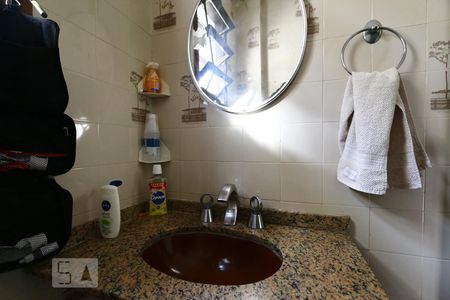 Casa de condomínio à venda com 760m², 4 quartos e 8 vagasBanheiro