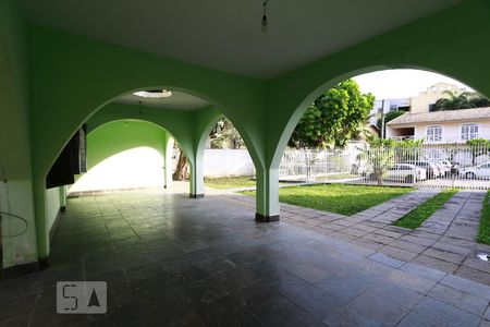 Casa de condomínio à venda com 760m², 4 quartos e 8 vagasQuintal