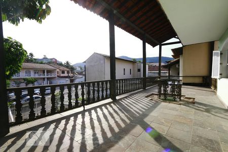 Casa de condomínio à venda com 760m², 4 quartos e 8 vagasvaranda