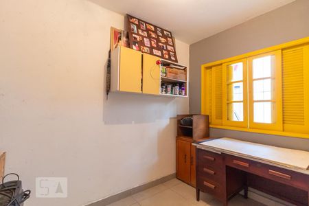 Casa à venda com 180m², 3 quartos e 2 vagasQuarto de Serviço