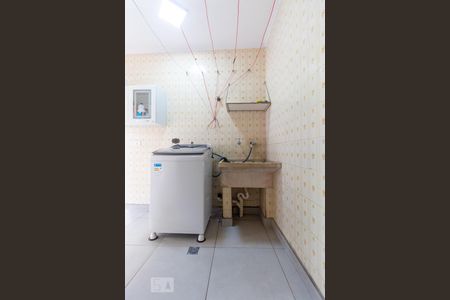 Casa à venda com 180m², 3 quartos e 2 vagasÁrea de Serviço