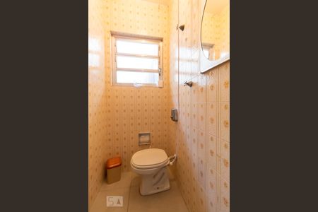 Casa à venda com 180m², 3 quartos e 2 vagasBanheiro de Serviço