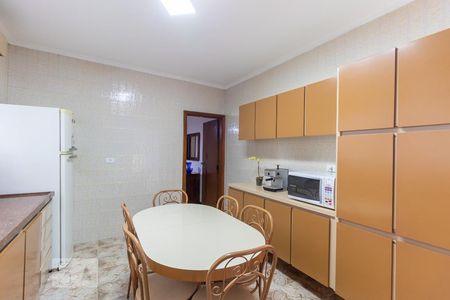 Casa à venda com 180m², 3 quartos e 2 vagasCozinha