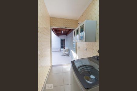 Casa à venda com 180m², 3 quartos e 2 vagasÁrea de Serviço