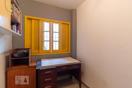 Casa à venda com 180m², 3 quartos e 2 vagasQuarto de Serviço