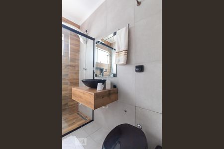 Casa à venda com 180m², 3 quartos e 2 vagasBanheiro