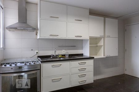 Apartamento à venda com 133m², 3 quartos e 2 vagas Apartamento à venda com 133m², 3 quartos e 2 vagasCozinha