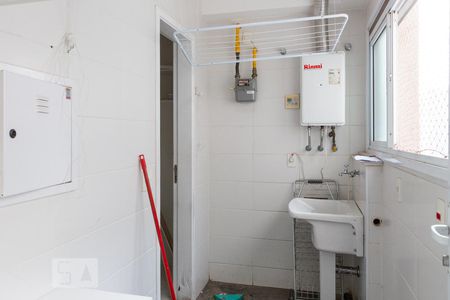 Apartamento à venda com 133m², 3 quartos e 2 vagas Apartamento à venda com 133m², 3 quartos e 2 vagasLavanderia