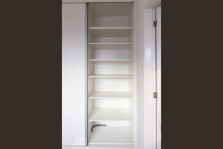 Apartamento à venda com 133m², 3 quartos e 2 vagas Apartamento à venda com 133m², 3 quartos e 2 vagasSuíte 2