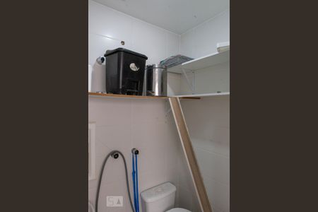 Apartamento à venda com 133m², 3 quartos e 2 vagas Apartamento à venda com 133m², 3 quartos e 2 vagasBanheiro de Serviço