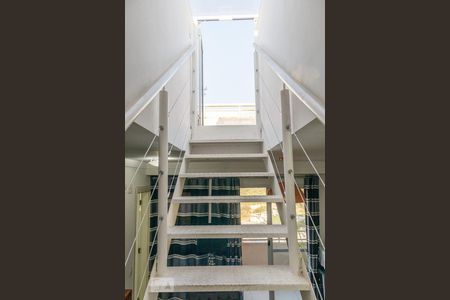 Apartamento à venda com 80m², 1 quarto e 2 vagasEscada