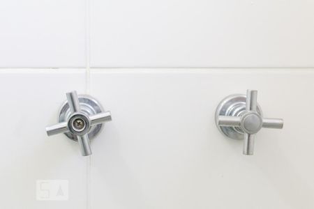 Apartamento à venda com 80m², 1 quarto e 2 vagasBanheiro