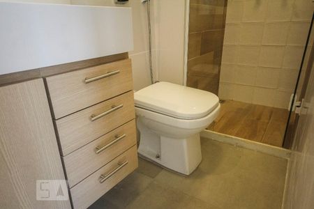 Apartamento para alugar com 197m², 2 quartos e 3 vagas Apartamento para alugar com 197m², 2 quartos e 3 vagasBanheiro da Suíte